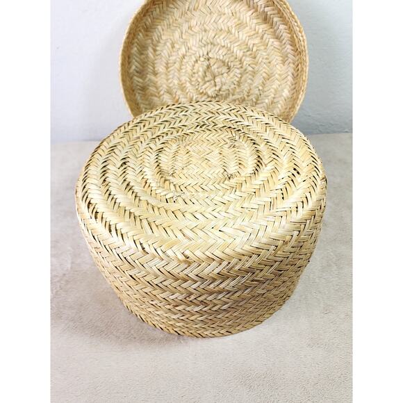 Handwoven Wicker Basket Rounded Storage w/ Lid 9" x 6" Home Decor Vintage - Picture 6 of 13